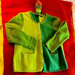 Gudrun Sjoden wool sweater w front pockets lined pale pink. Short & Boxy. Warm.